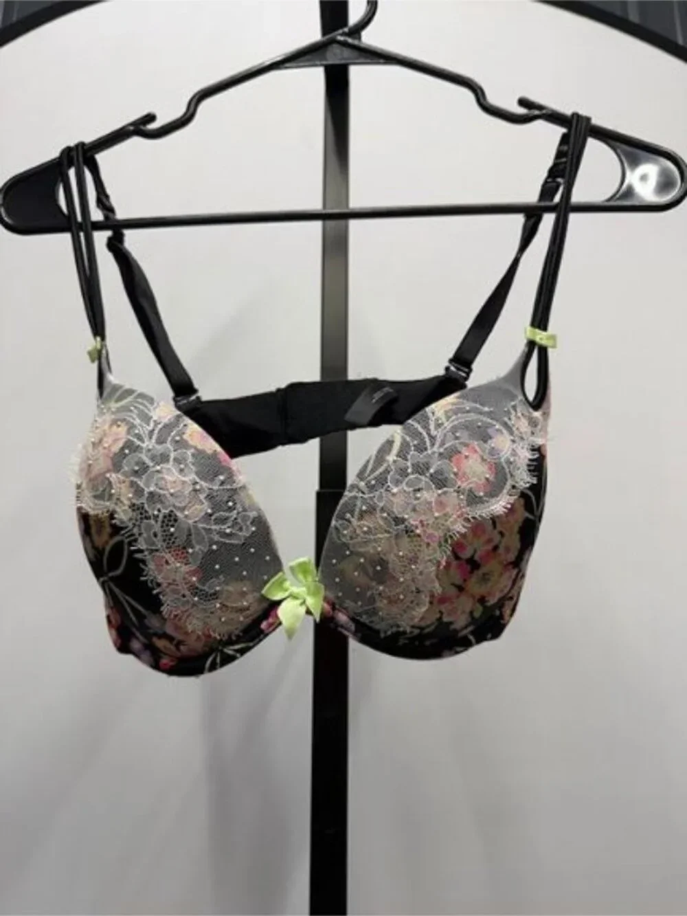 Victoria's Secret Plunge Floral Lace Black Bra